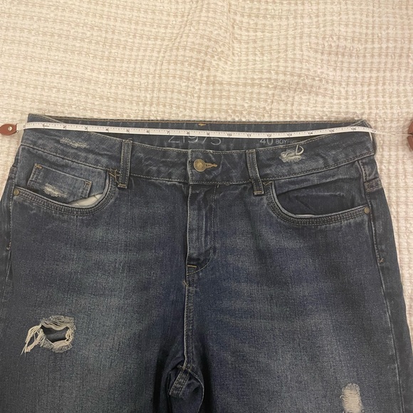 Zara Relaxed Fit Boyfriend Ripped Jeans - size 10 ( euro 40) - Picture 8 of 8